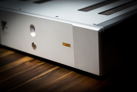 Ayre VX-5 Twenty teljes&iacute;tm&eacute;nyerős&iacute;tő